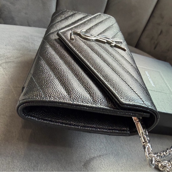 Yves Saint Laurent Cassandre envelope flap wallet on chain - Picture 6 of 15